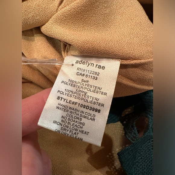 Adelyn Rae Adrian Crochet Lace Midi Dress Size Small - Picture 16 of 16